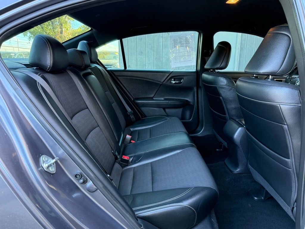 Used 2017 Honda Accord Sport image 17