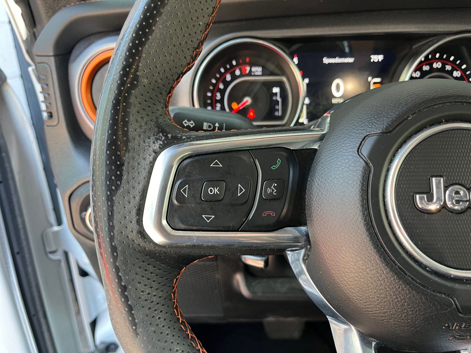 Used 2022 Jeep Gladiator Mojave w/ Cold Weather Group AWD/4WD image 17
