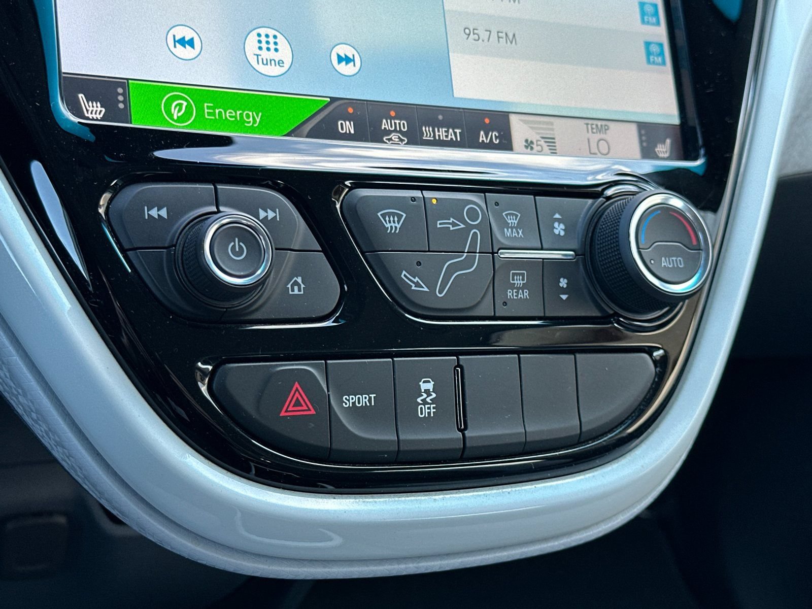 Used 2019 Chevrolet Bolt LT FWD image 19
