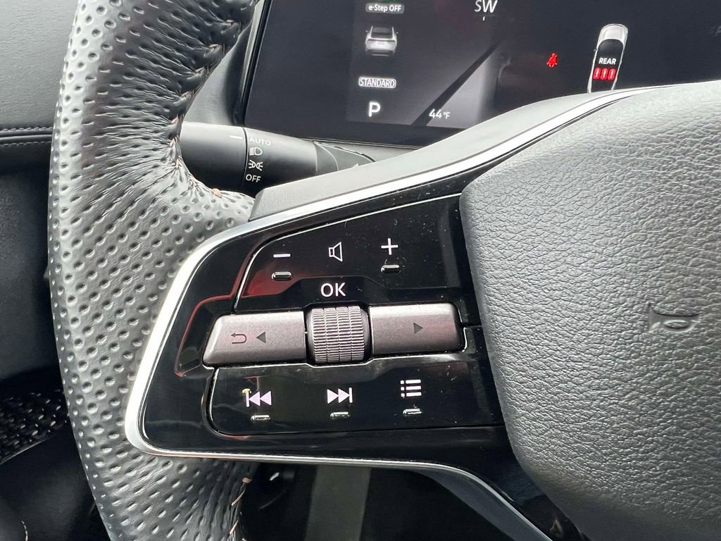 Used 2024 Nissan Ariya FWD image 22