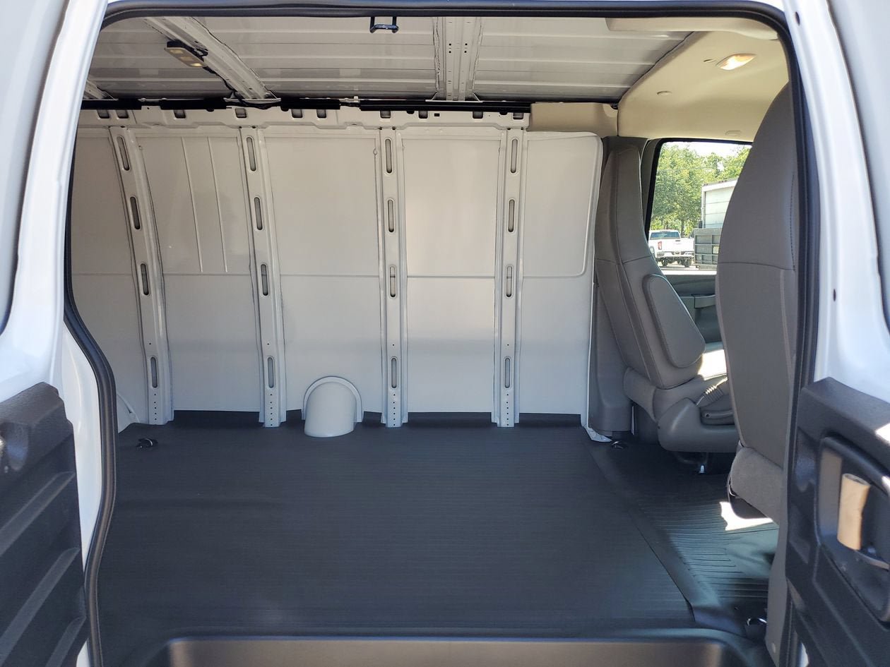 New 2026 GMC Savana 2500 Extended RWD image 10