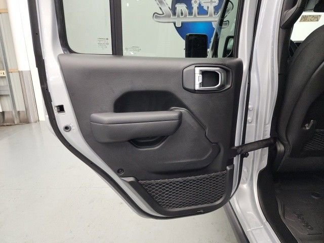 New 2024 Jeep Wrangler Unlimited Rubicon 4xe w/ Convenience Group image 24