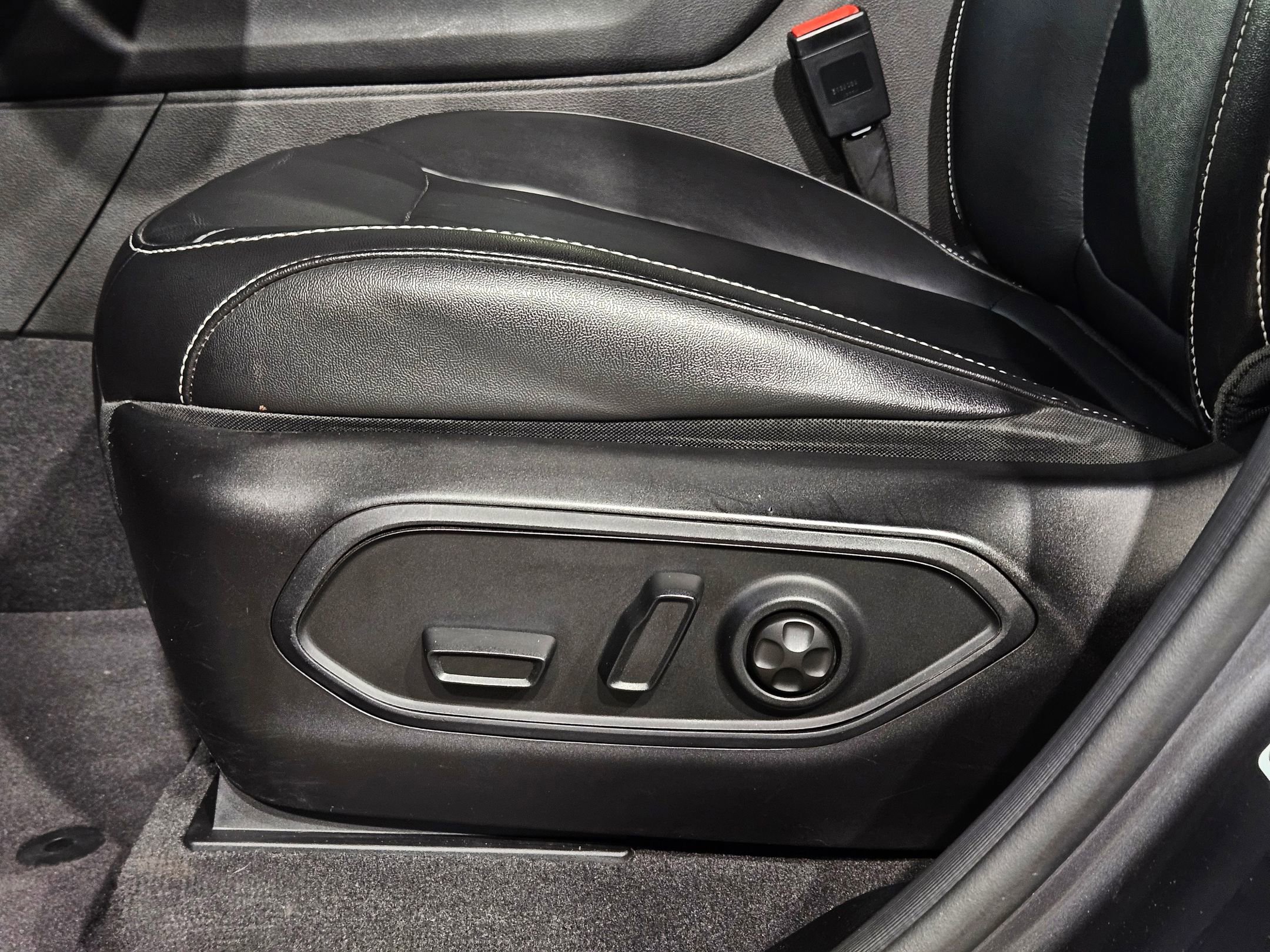 Used 2022 Jeep Grand Cherokee L Limited image 23