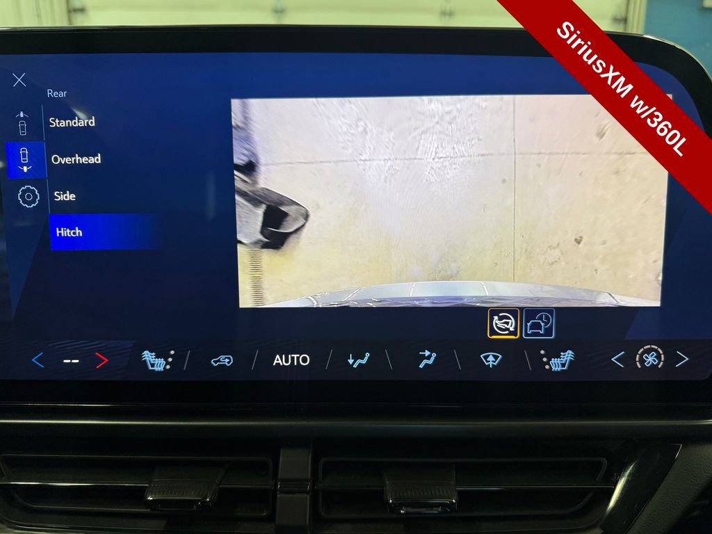 Used 2024 Chevrolet Equinox EV RS w/ LPO, Trailering Package FWD image 29