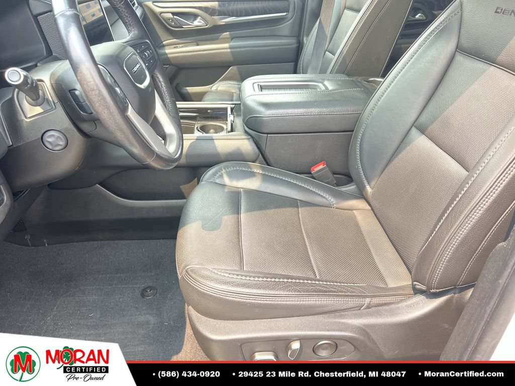 Used 2022 GMC Yukon XL Denali w/ Denali Premium Package AWD/4WD image 19