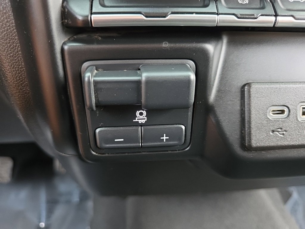 Used 2023 Chevrolet Silverado 2500 LT image 28