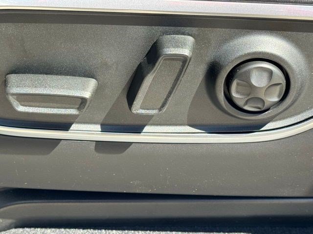 New 2026 Jeep Grand Wagoneer Limited AWD/4WD image 14