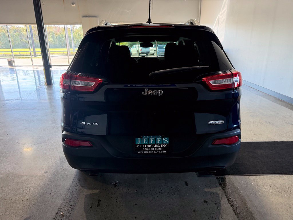 Used 2014 Jeep Cherokee Latitude w/ Cold Weather Group AWD/4WD image 5