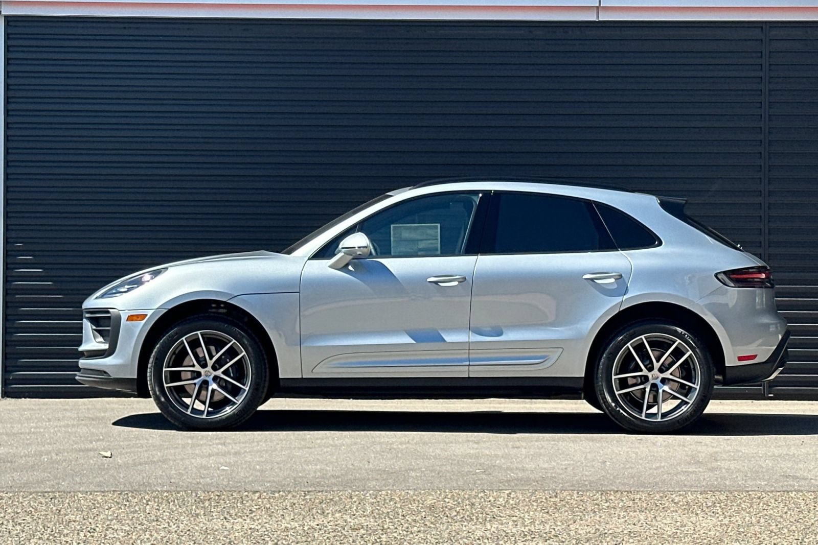 New 2026 Porsche Macan AWD/4WD image 2