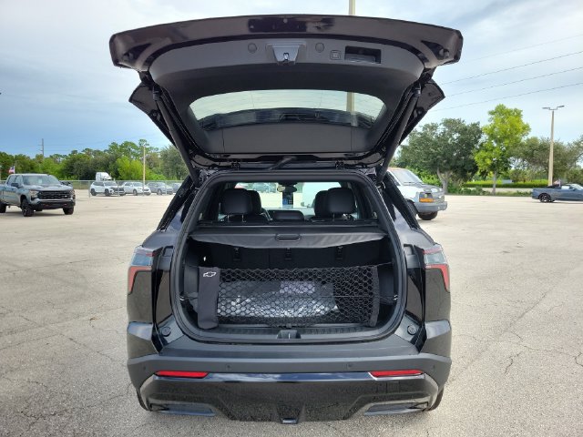 New 2027 Chevrolet Equinox RS FWD image 3