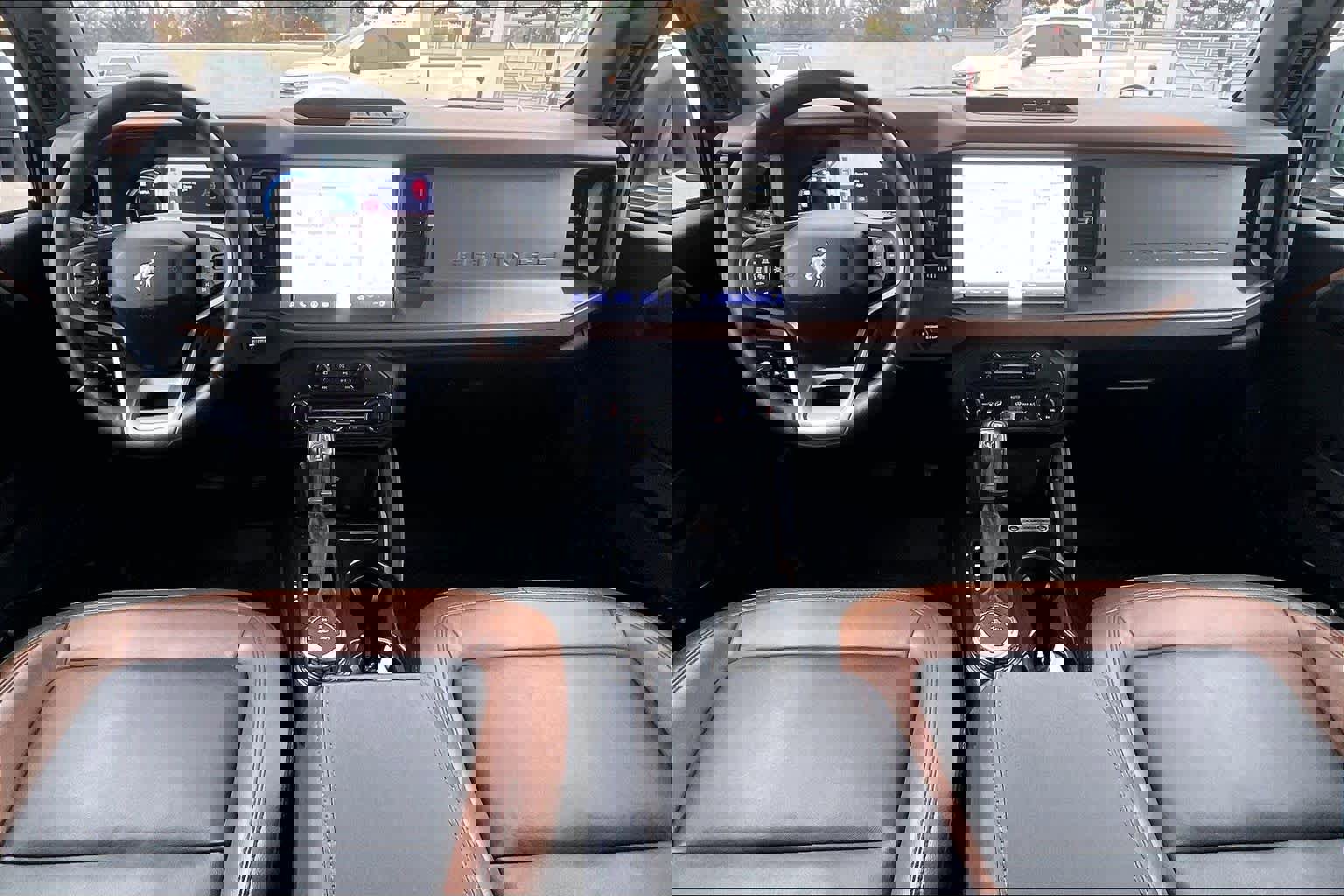 Used 2024 Ford Bronco Outer Banks image 17