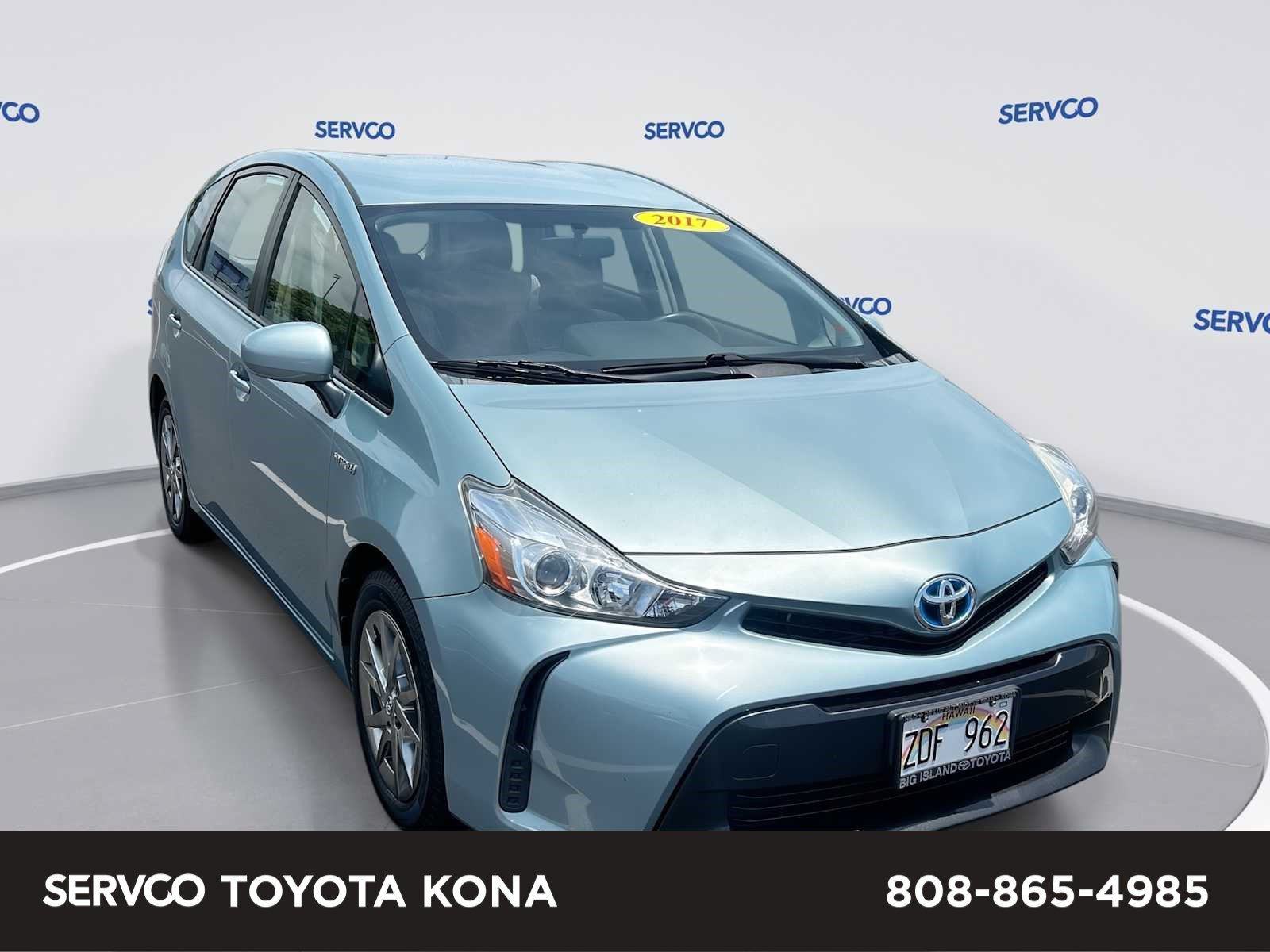 Used 2017 Toyota Prius V Three FWD image 1