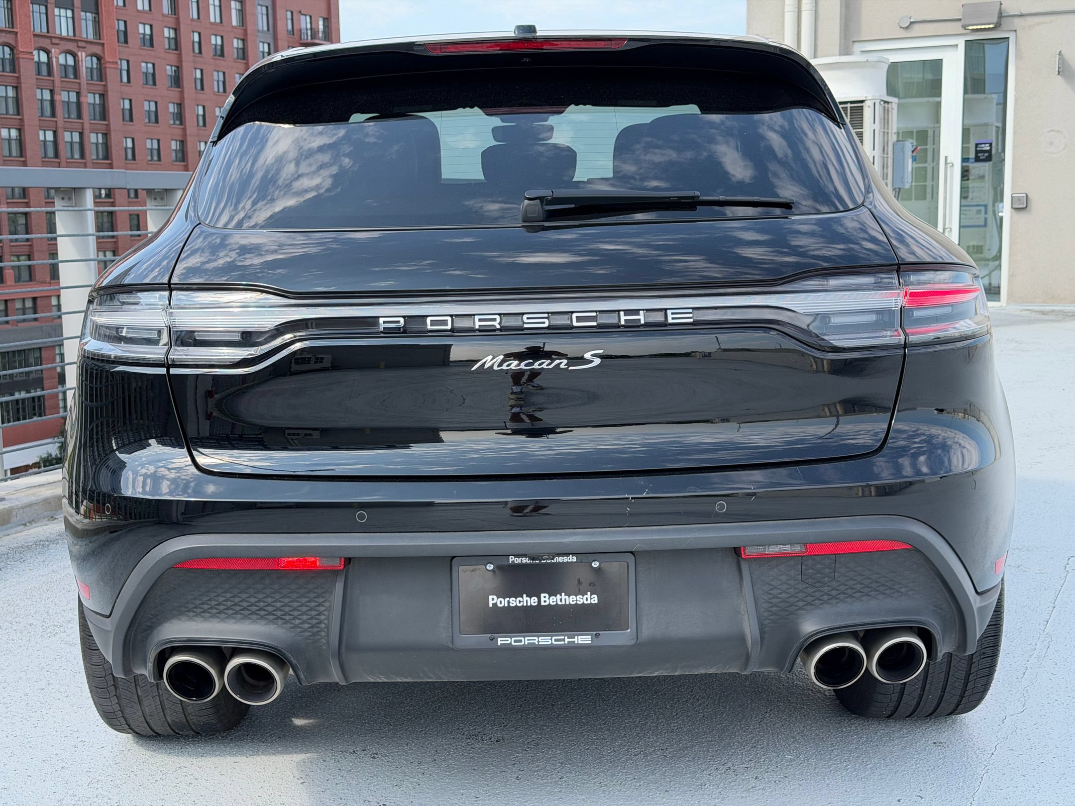 Certified 2024 Porsche Macan S AWD/4WD image 10
