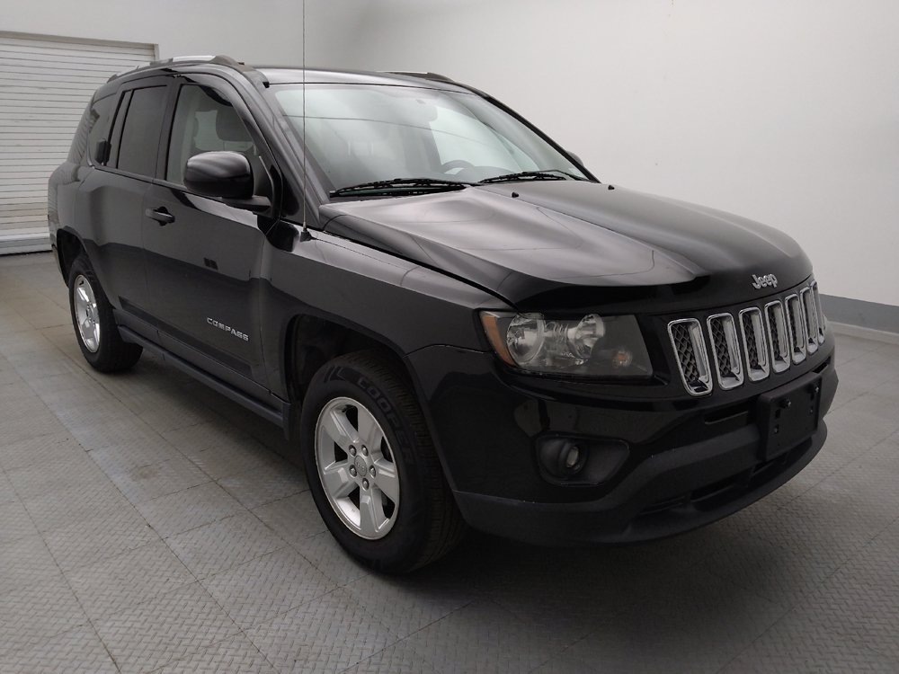 Used 2016 Jeep Compass Latitude FWD image 13