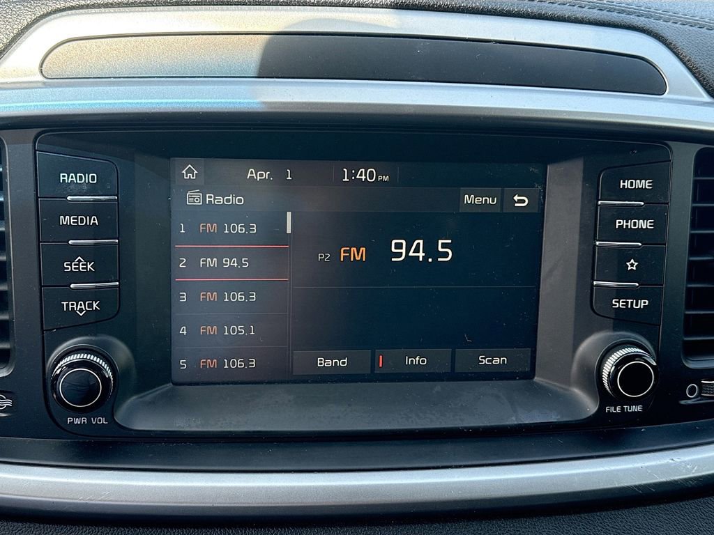 Used 2019 Kia Sorento S image 14