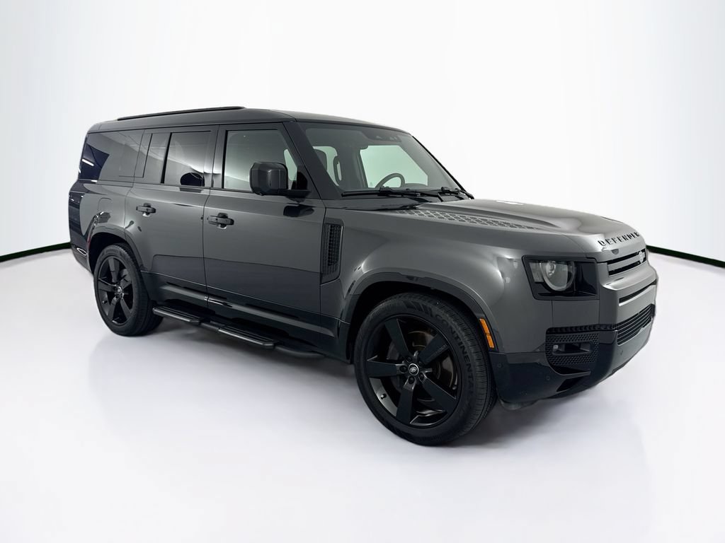 Used 2025 Land Rover Defender 130 X-Dynamic SE AWD/4WD image 3