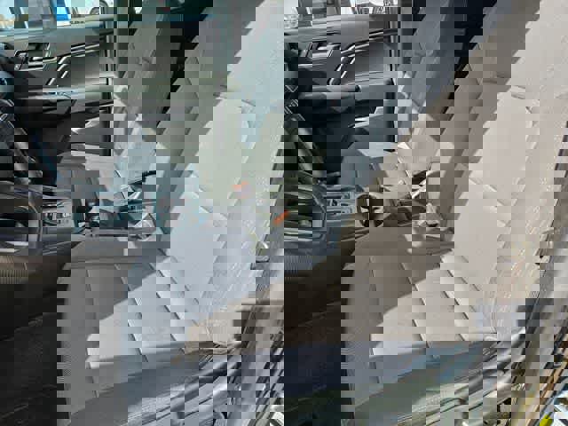 Used 2024 Chevrolet Colorado W/T RWD image 15