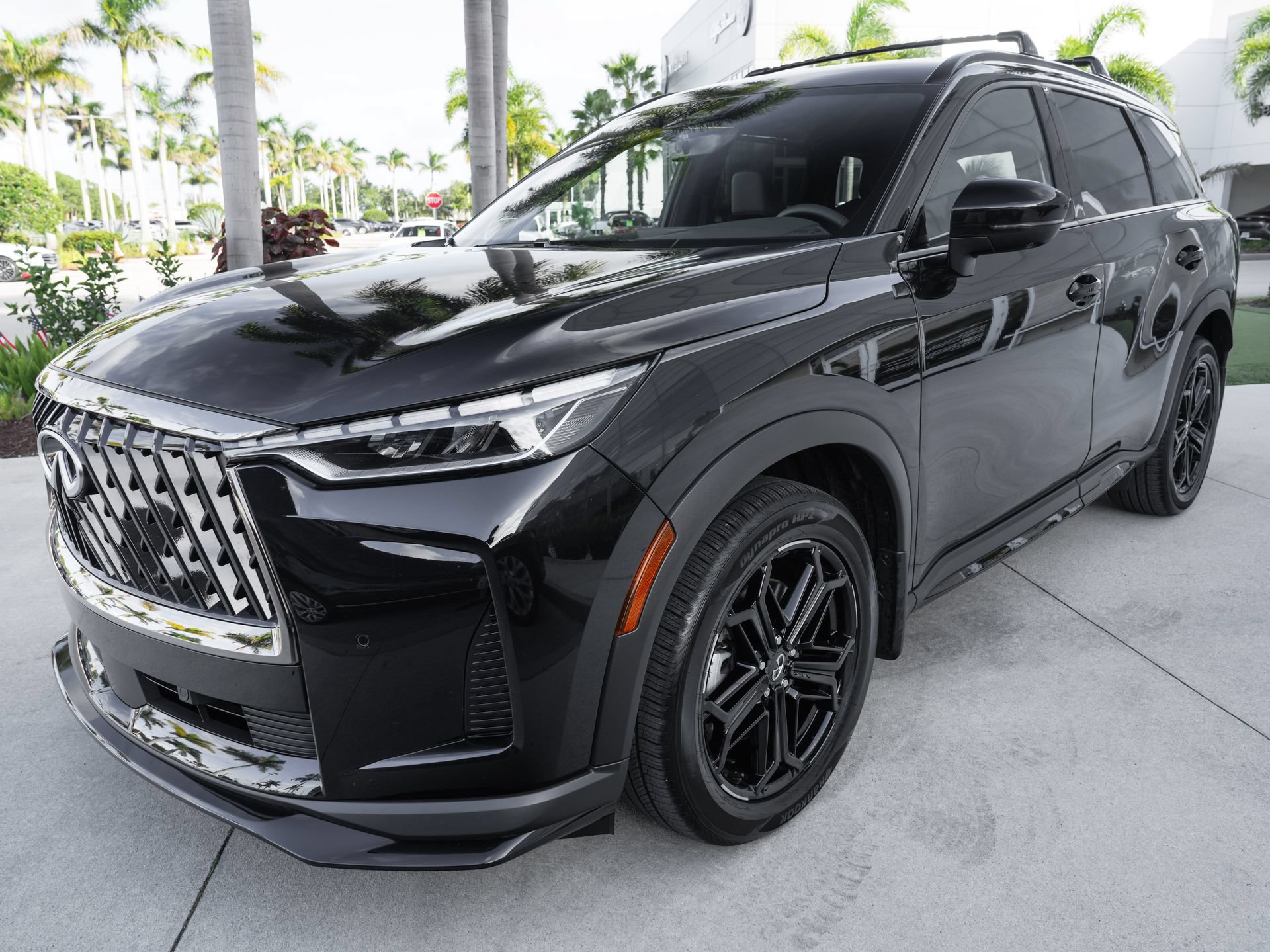 Certified 2026 INFINITI QX60 Sport w/ Dark Cargo Package AWD/4WD image 6