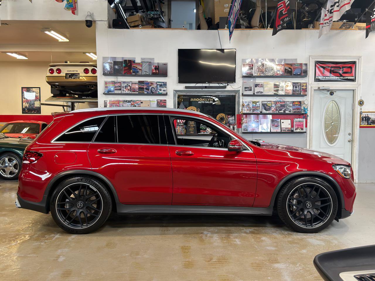 Used 2020 Mercedes-Benz GLC 63 AMG 4MATIC w/ Parking Assistance Package image 5