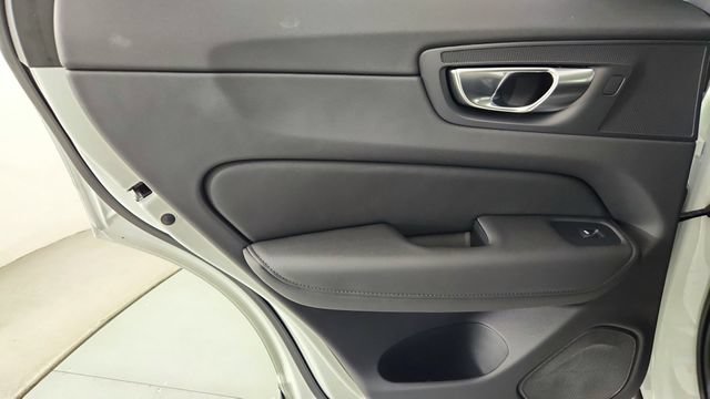New 2026 Volvo XC60 B5 Plus w/ Protection Package Premier AWD/4WD image 28