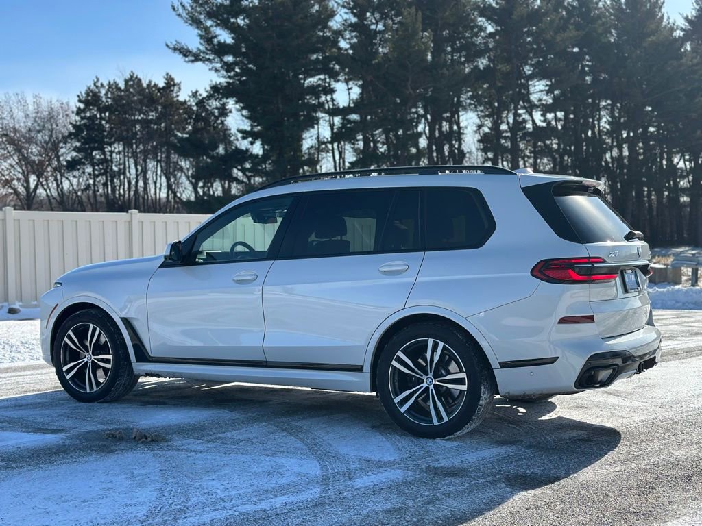 Used 2023 BMW X7 xDrive40i w/ M Sport Package image 5