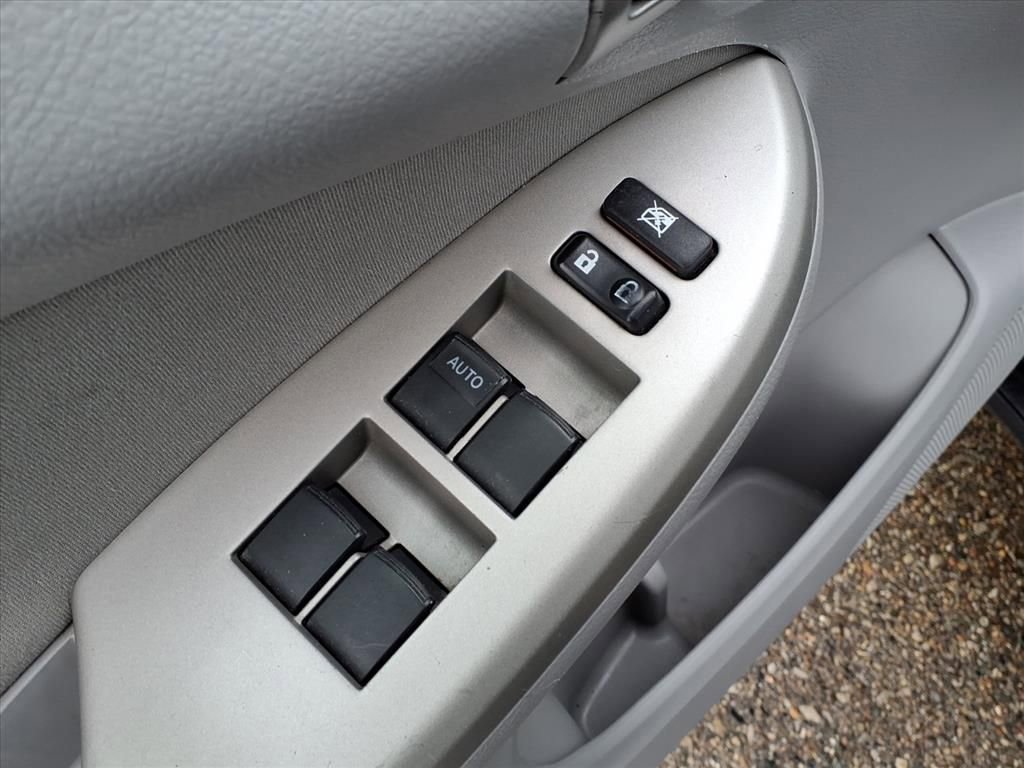 Used 2012 Toyota Corolla image 14