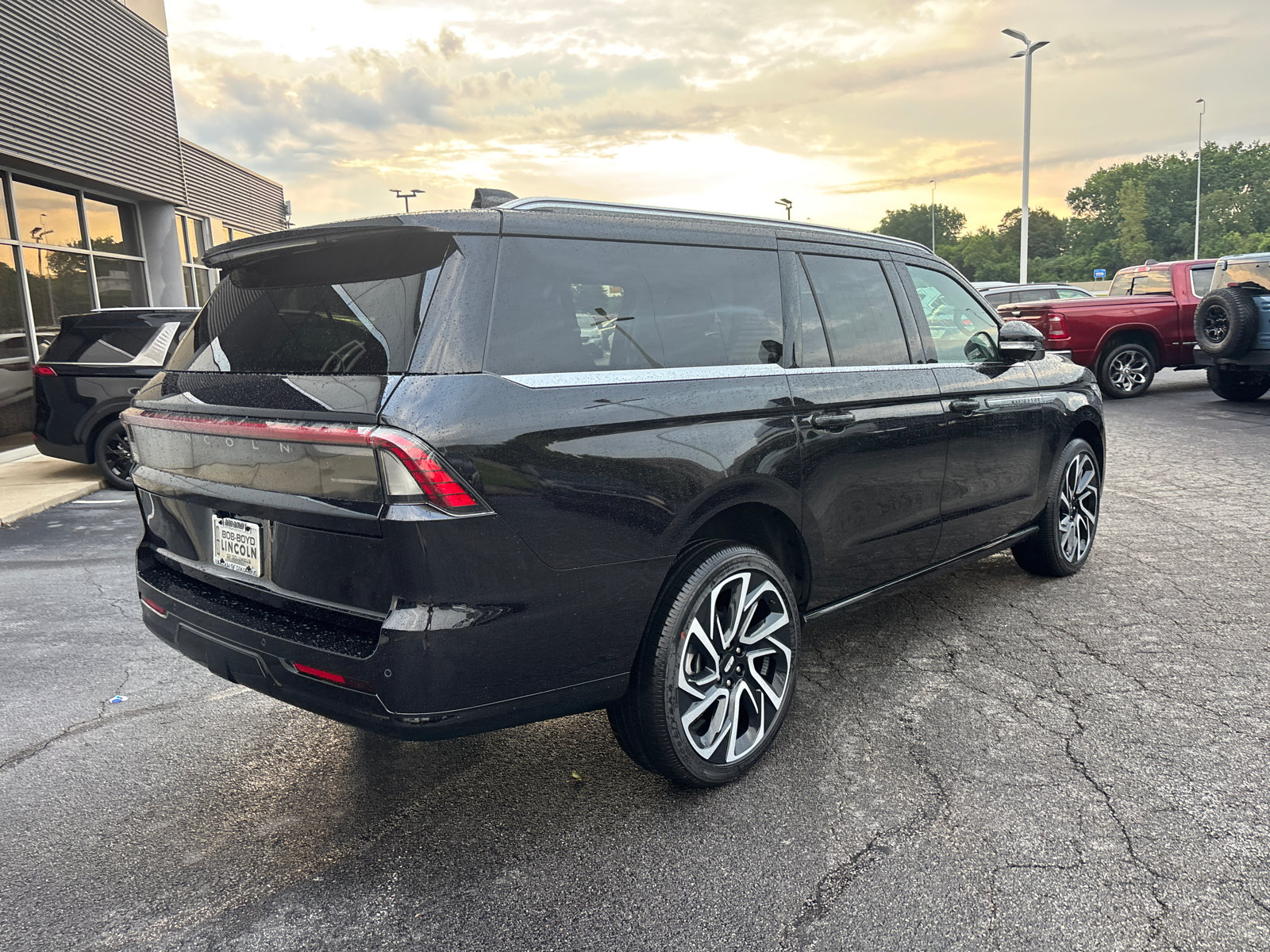 New 2027 Lincoln Navigator L Reserve AWD/4WD image 7