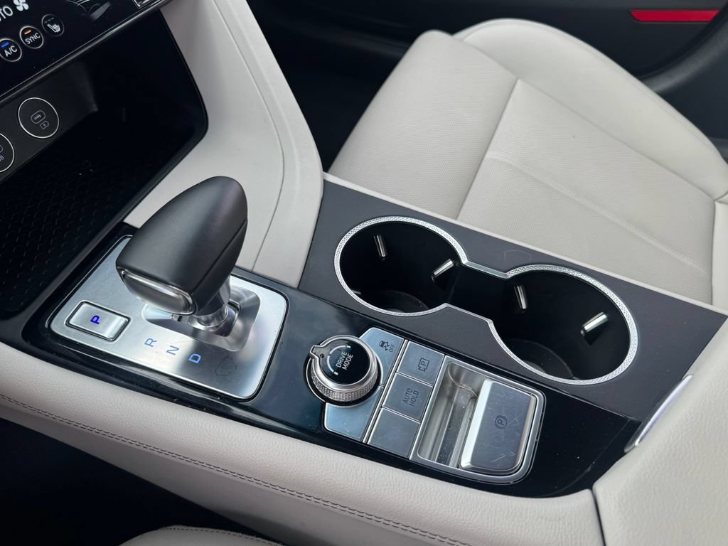 Used 2025 Genesis G70 2.5T RWD image 20