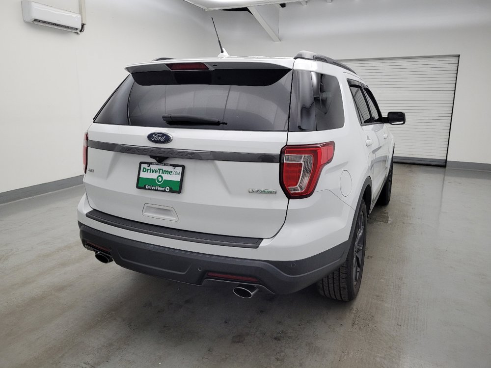 Used 2018 Ford Explorer XLT w/ Equipment Group 202A FWD image 7