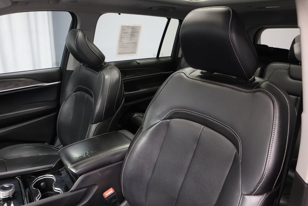 Used 2023 Jeep Grand Cherokee L Limited w/ Luxury Tech Group II image 27