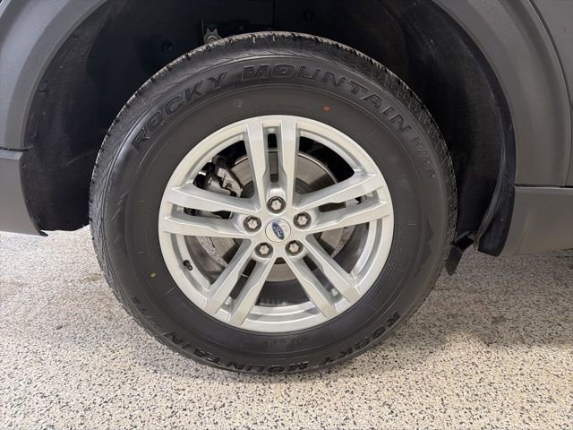 Used 2023 Ford Explorer XLT image 39