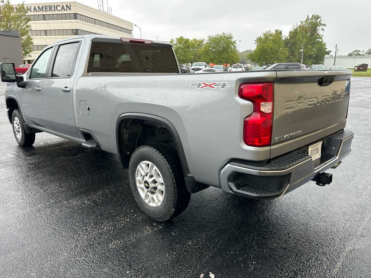 Used 2025 Chevrolet Silverado 2500 LT w/ Convenience Package image 3