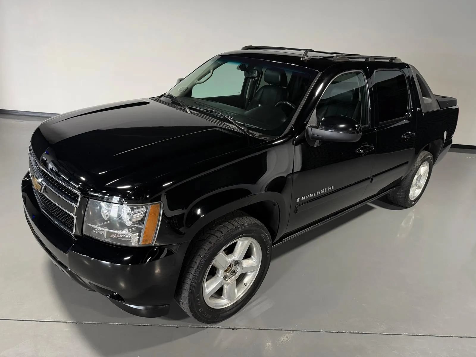 Used 2007 Chevrolet Avalanche LTZ w/ LTZ Preferred Equipment Group AWD/4WD image 40