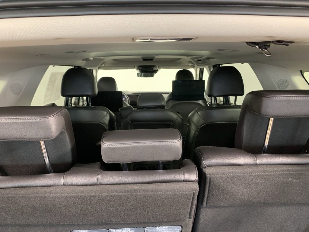 Used 2025 Kia Carnival SX Prestige image 15
