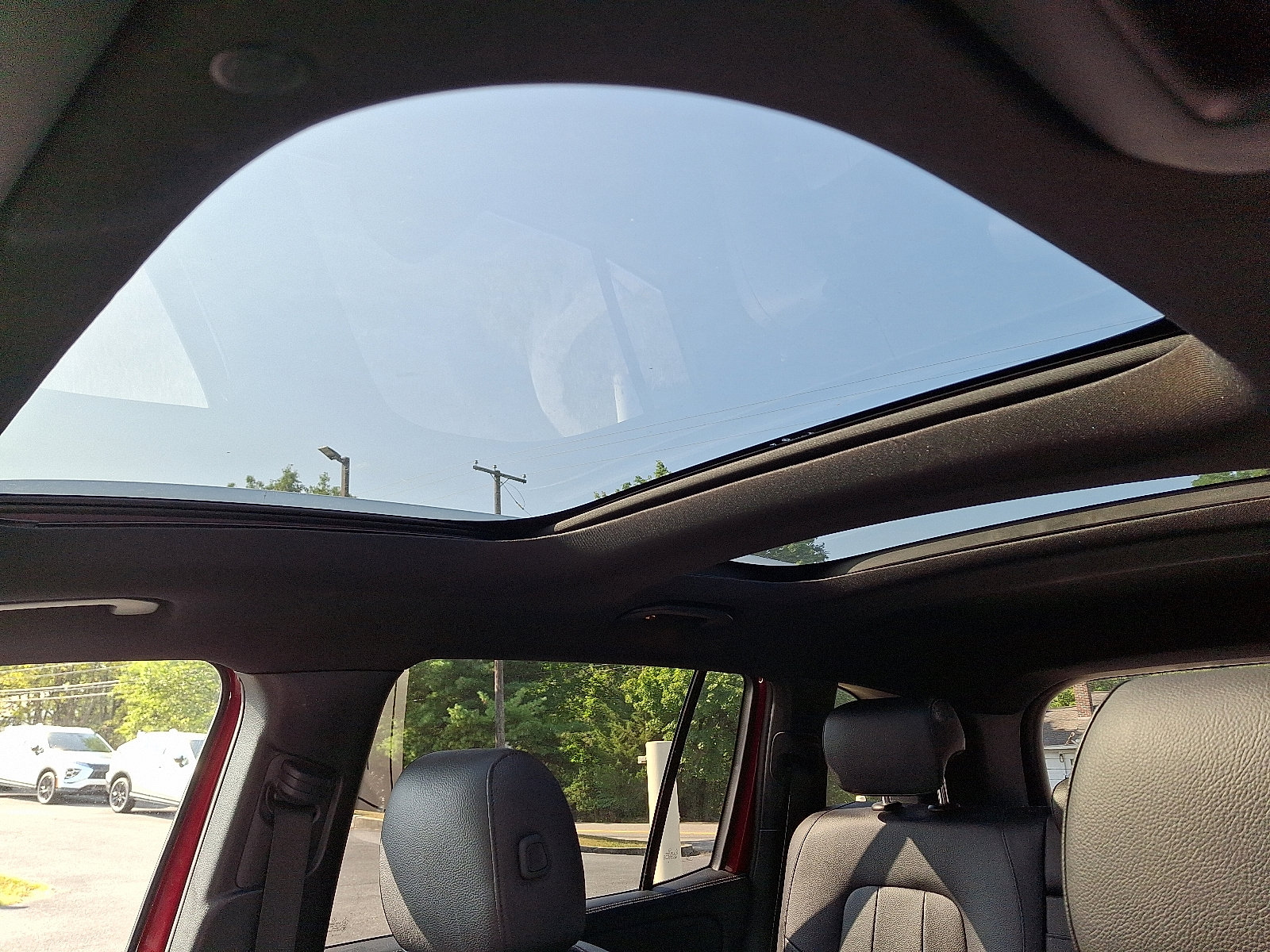 Used 2020 Mercedes-Benz GLB 250 4MATIC w/ Premium Package image 15