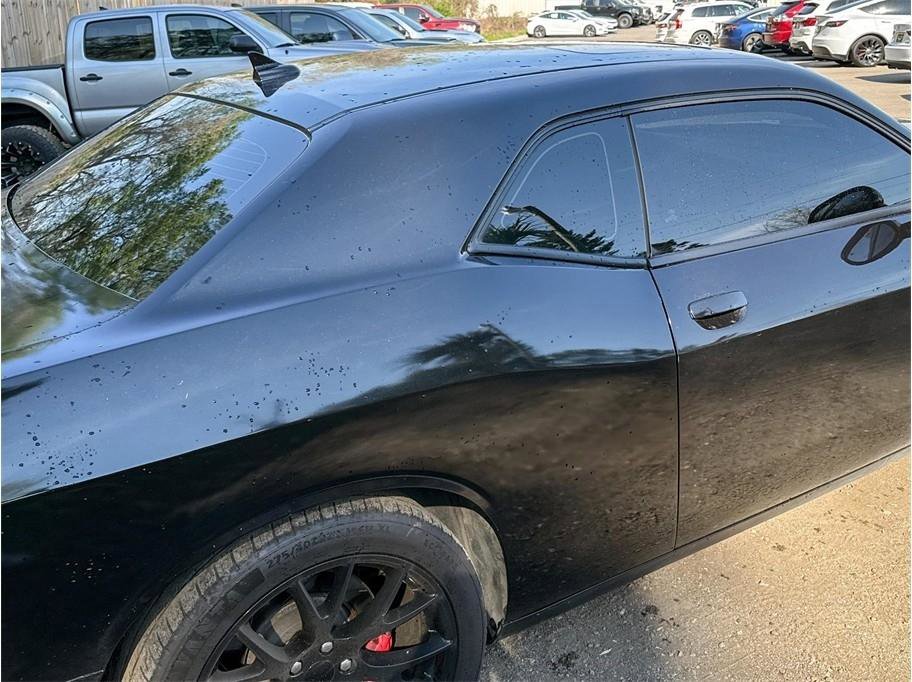 Used 2015 Dodge Challenger SRT w/ Technology Group RWD image 13