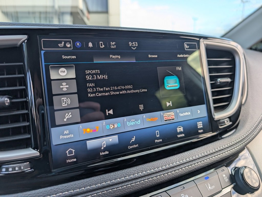 Used 2024 Chrysler Pacifica Touring-L w/ Road Tripper Package image 24