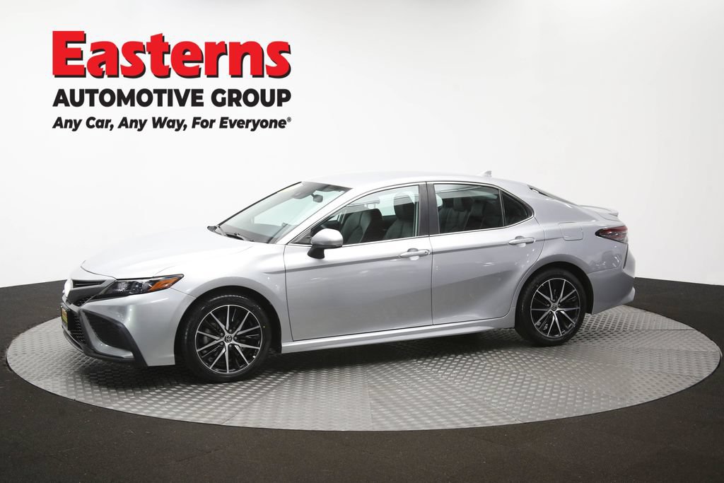 Used 2021 Toyota Camry SE w/ Carpet Mat Package (TMS) FWD image 57