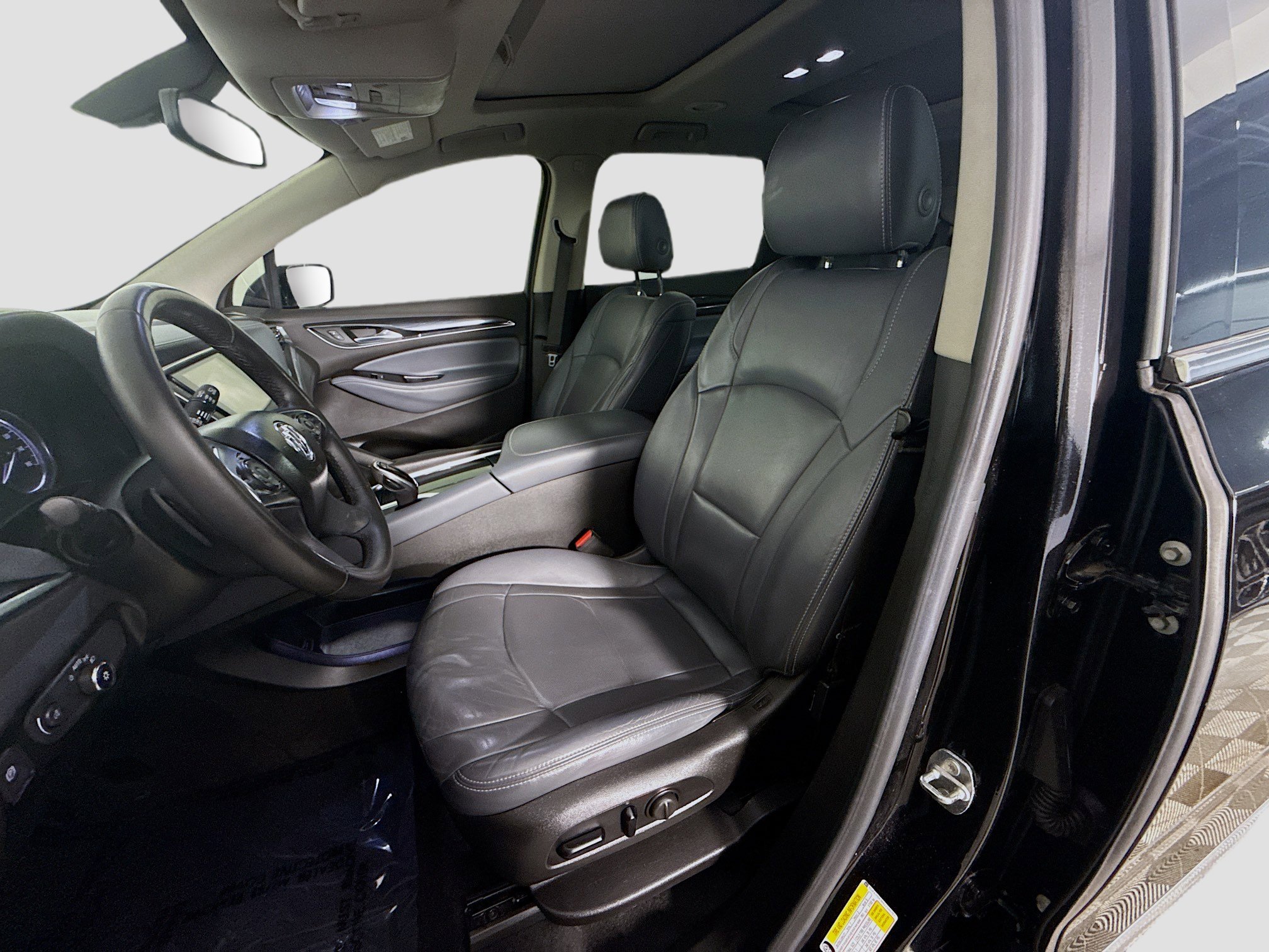 Used 2018 Buick Enclave Essence FWD image 22