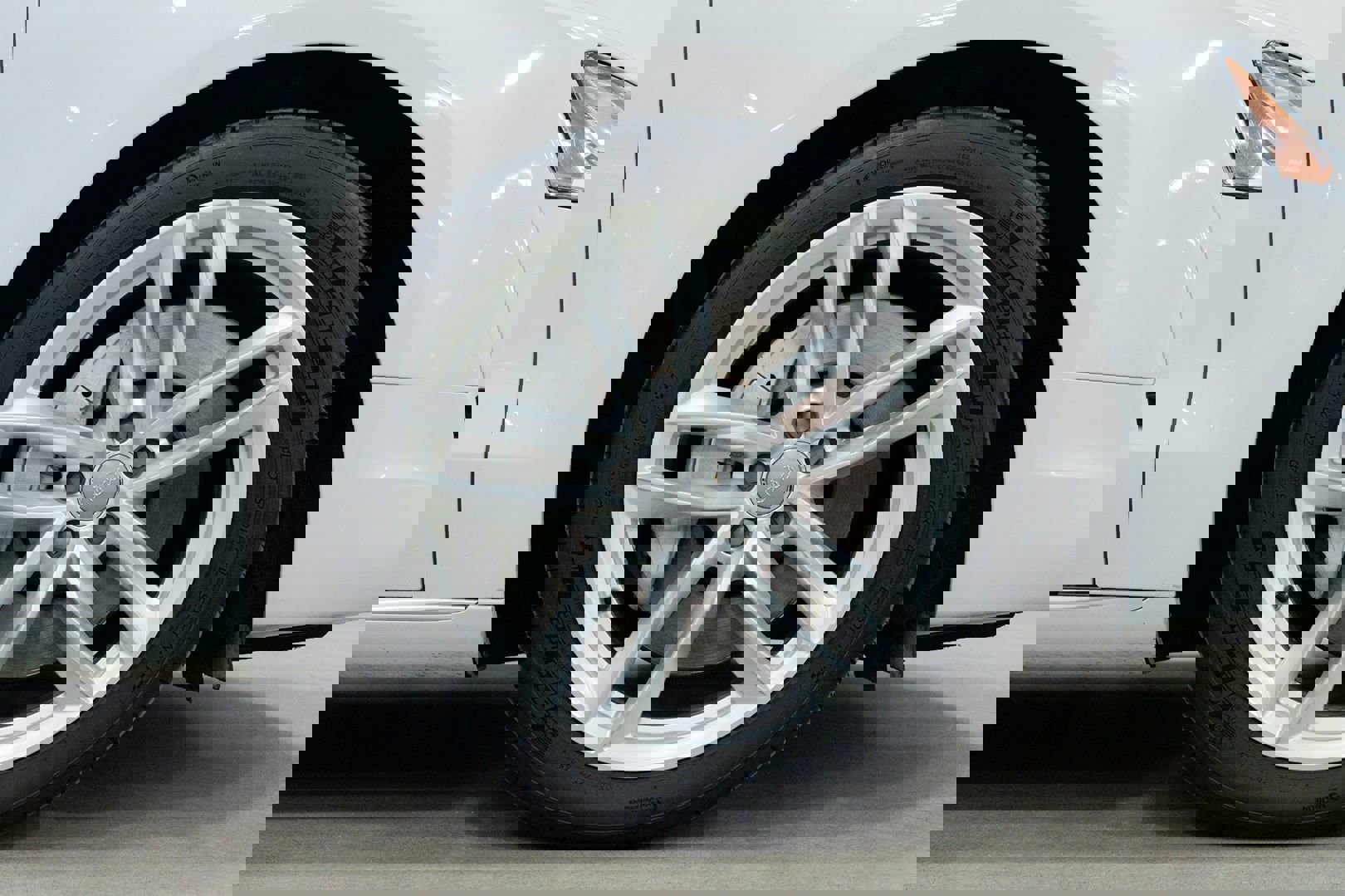 Used 2015 Audi A8 L TDI w/ Premium Package image 13