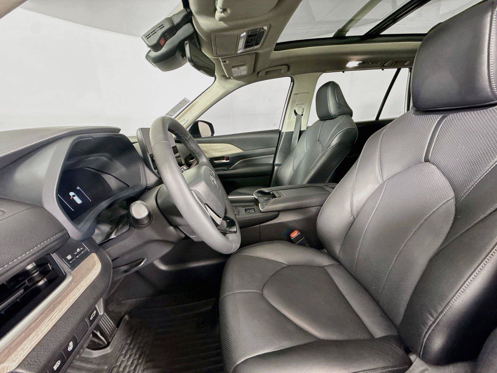 Certified 2026 Toyota Grand Highlander FWD image 3