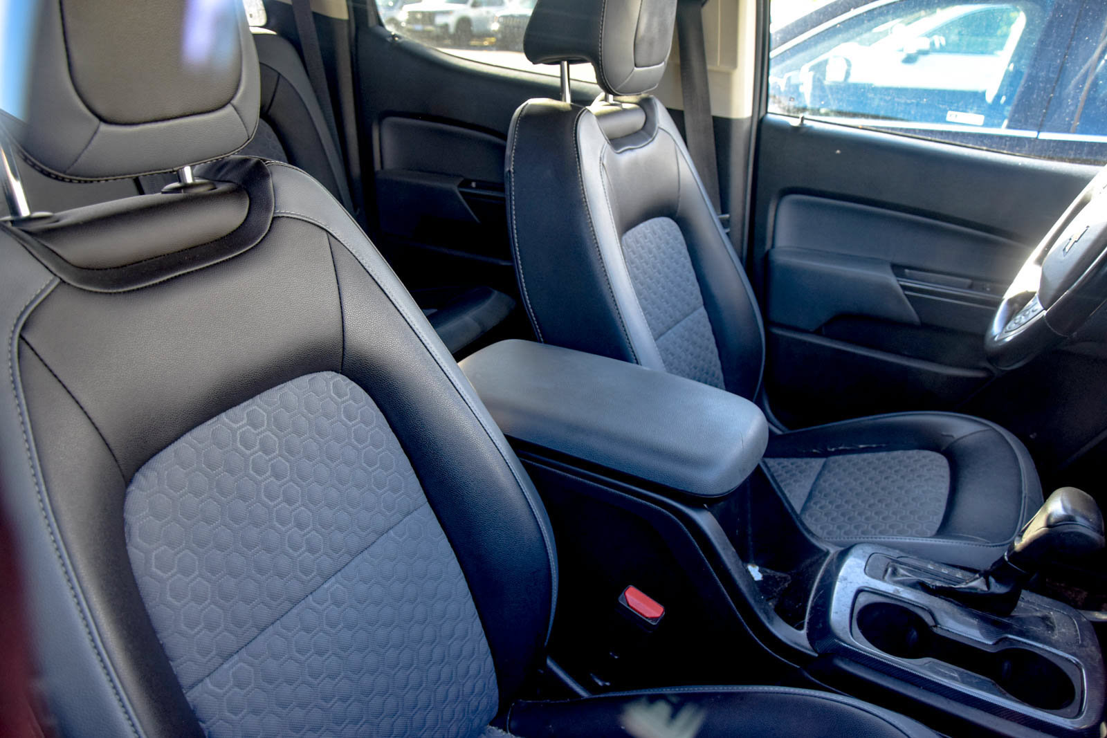 Used 2015 Chevrolet Colorado Z71 AWD/4WD image 20