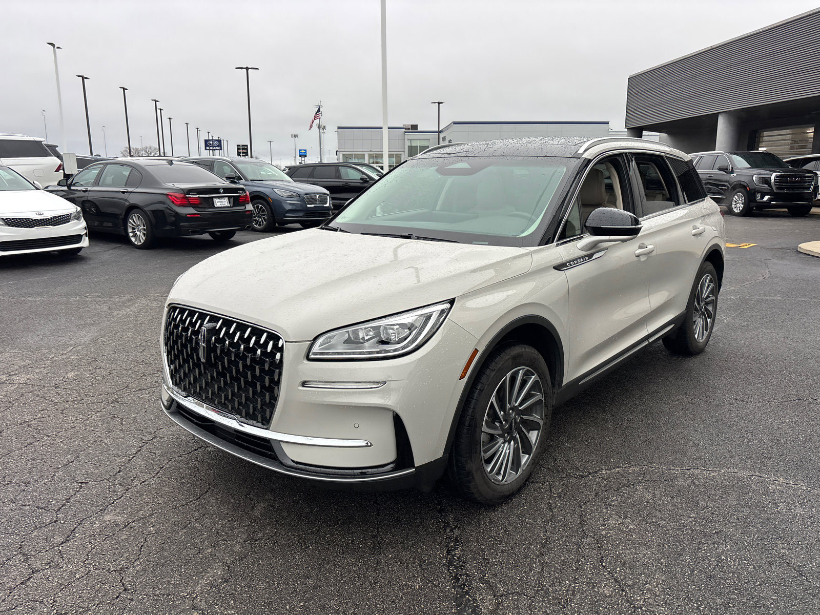 Certified 2023 Lincoln Corsair Reserve w/ Equipment Group 201A image 3