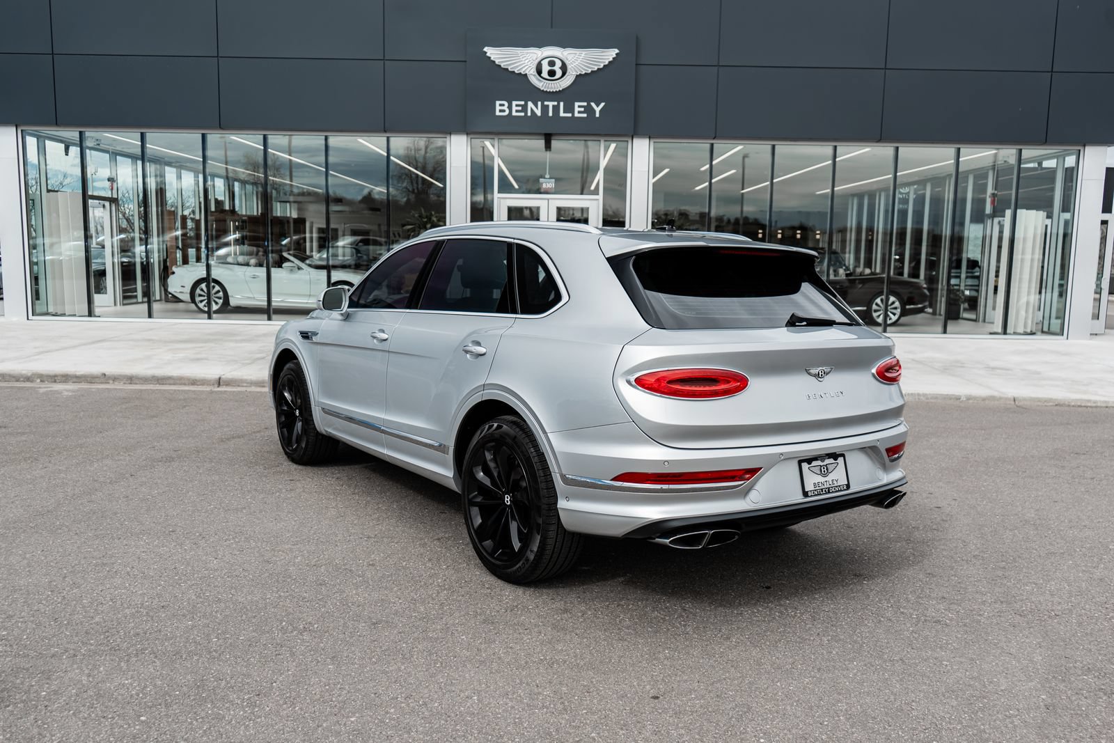 Certified 2023 Bentley Bentayga AWD/4WD image 8