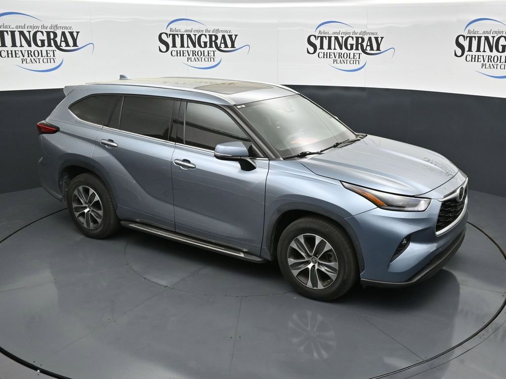 Used 2021 Toyota Highlander XLE image 9