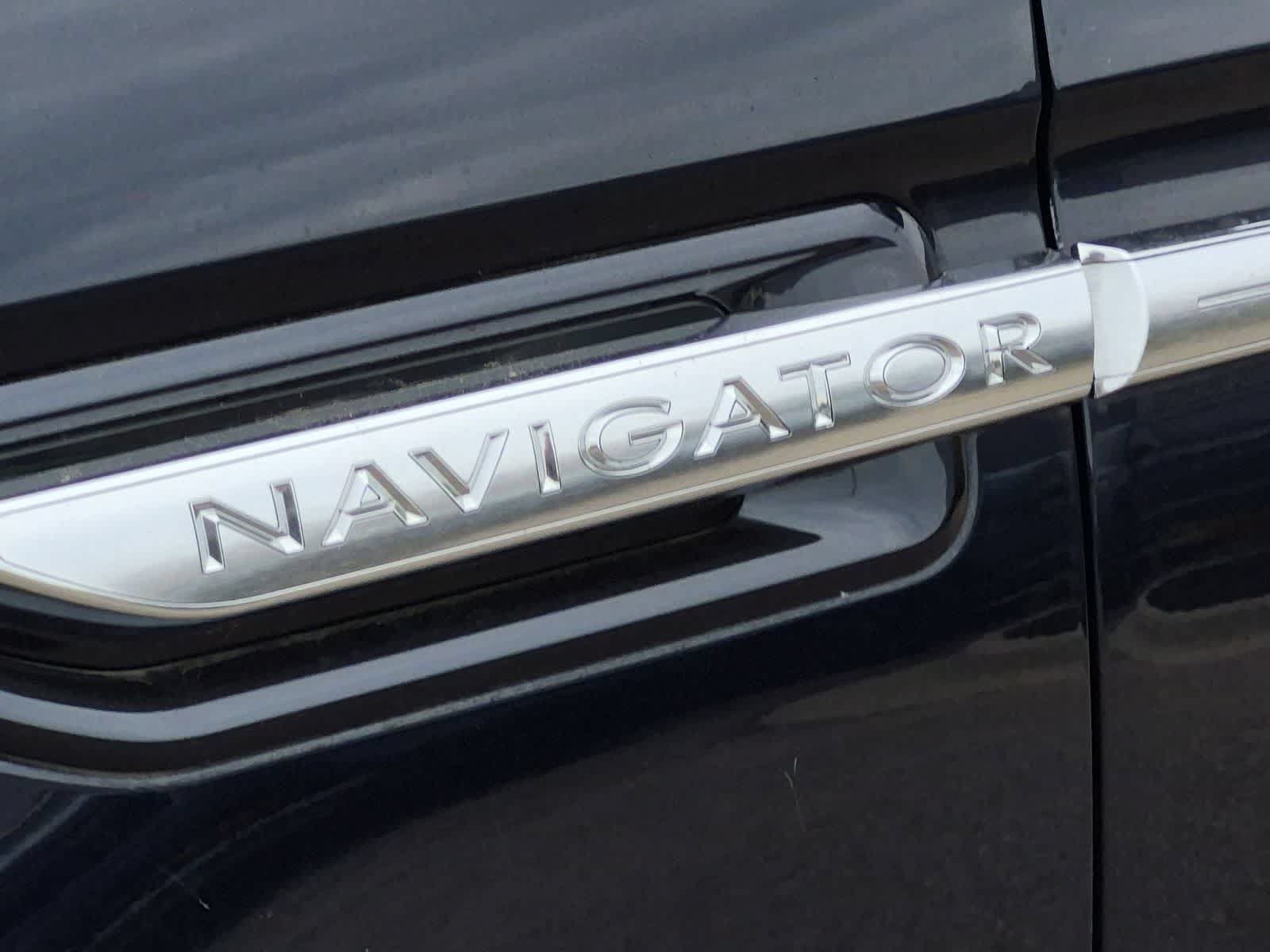 Used 2021 Lincoln Navigator Reserve w/ Luxury Package AWD/4WD image 13