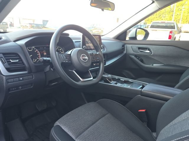 Used 2023 Nissan Rogue SV FWD image 24