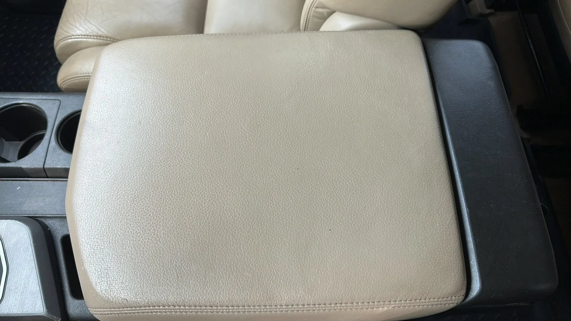 Used 2011 Toyota Sequoia SR5 AWD/4WD image 38