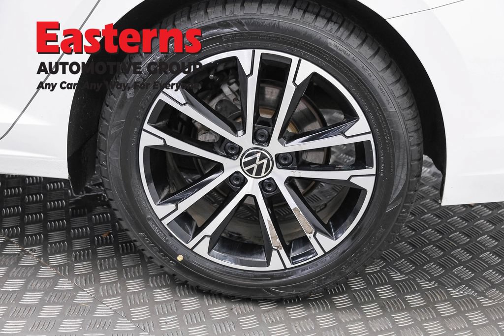 Used 2025 Volkswagen Jetta Sport FWD image 32