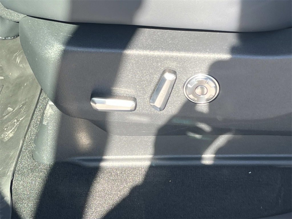 New 2025 Lincoln Navigator Reserve image 11